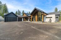 5 Car Garage House is a Spokane River Estate that Impresses