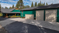 Oregon Waterfront House with 8 Car Garage