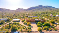 Cave Creek Arizona Garage & Horse Property For Sale