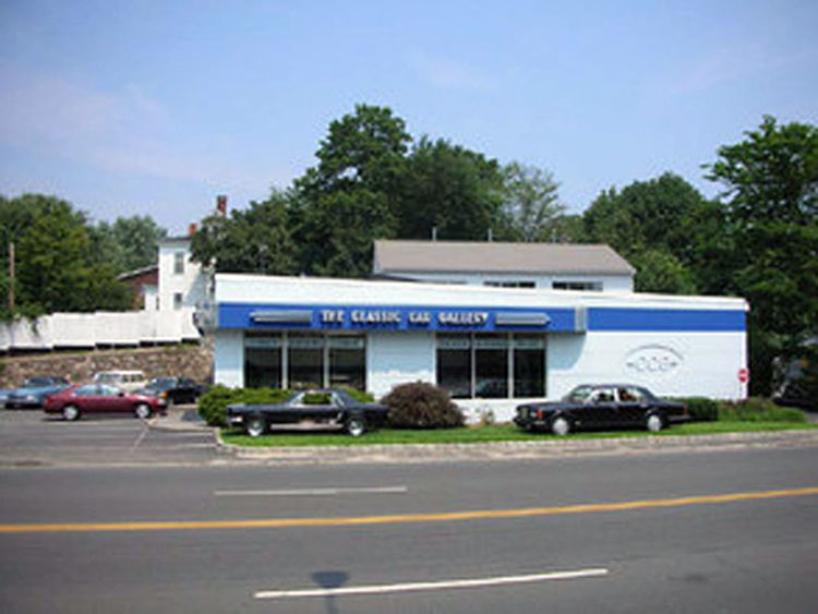 / Classic Auto Dealership
