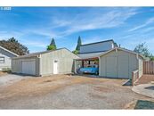 5 Car Garage Craftsman Style House in Pacific Northwest for Sale