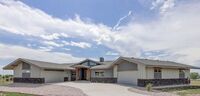 7 Car Garage in this Super Nice Rental House