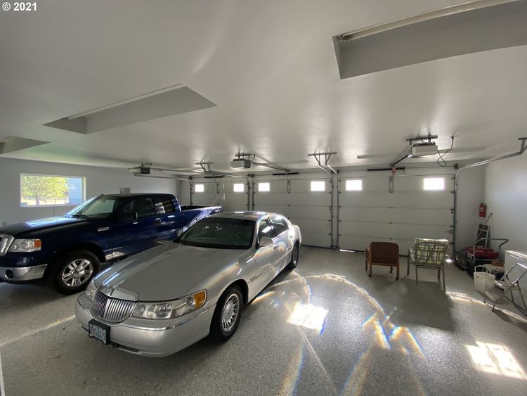 / 20 Car Garage House in Keizer, Oregon is...