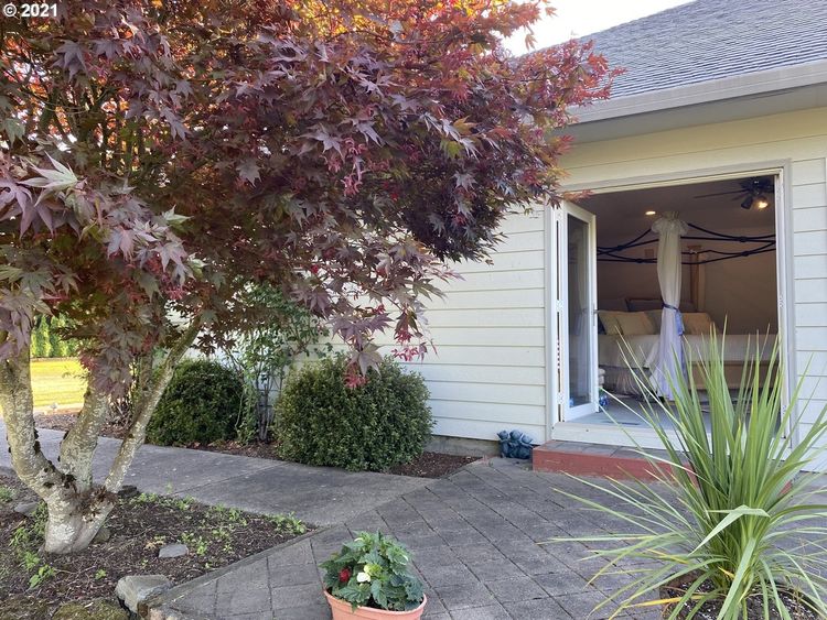 / 20 Car Garage House in Keizer, Oregon is...