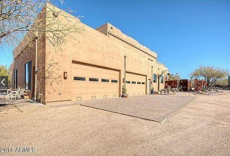 / 12 Car Garage House in Arizona and No HO...