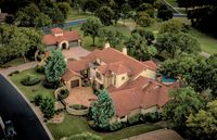 9 Car Garage Estate in North Austin