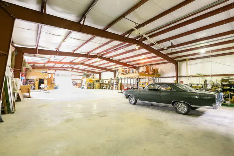 / 25 Car Garage and Shop, 15 Acres, 3700sq