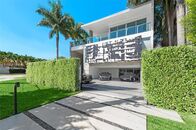 Waterfront 5 Car Garage Home in Beautiful Miami